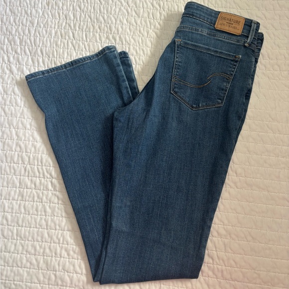 Levi's Denim - Women's Levi’s Signature Jeans
